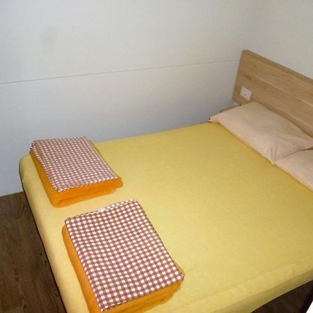 Campsite Pisak - Mobile Homes By The Sea Seline Chambre photo