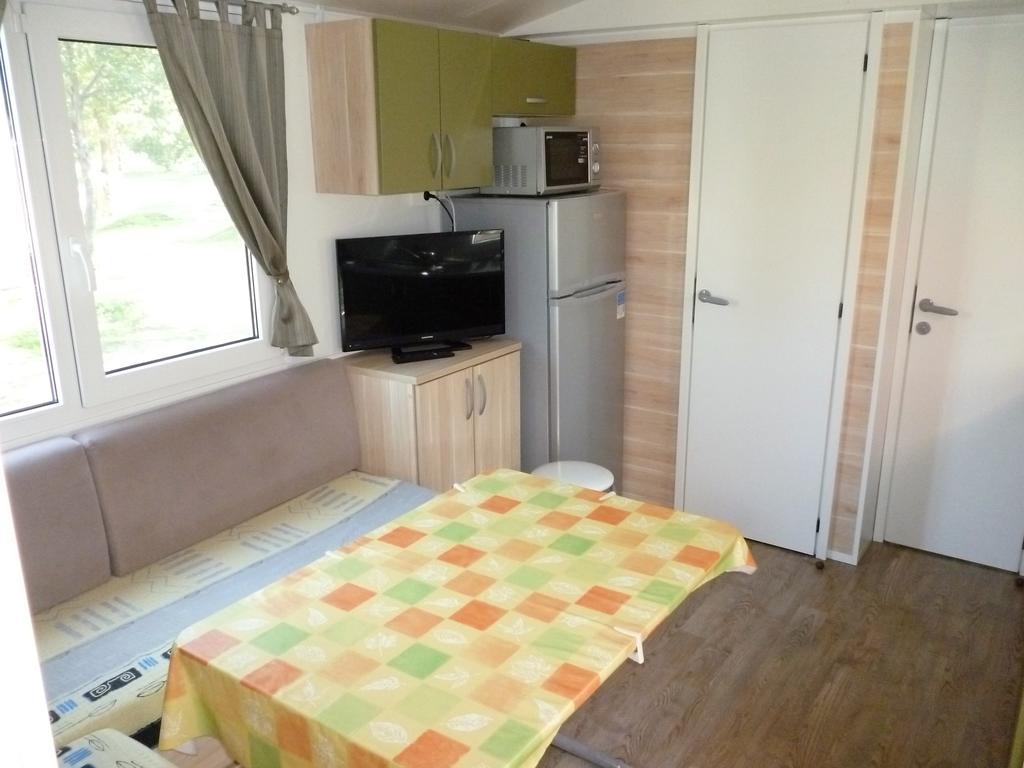 Campsite Pisak - Mobile Homes By The Sea Seline Extérieur photo